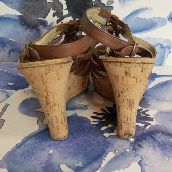 Marc Fisher strappy wedge sandal - Picture 3 of 5